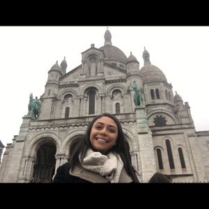 Meet your Posher, Emille